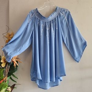 Terre Bleue EUC Off the Shoulder Blue Large Boho Top